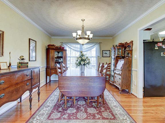 5th image of 7934 Sequoia Dr