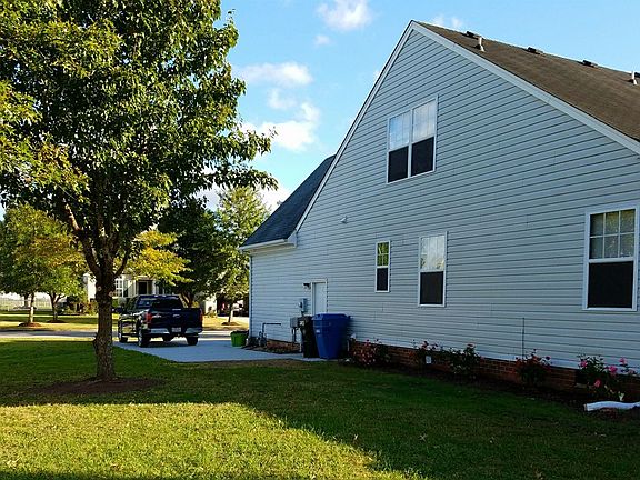 3rd image of 2413 Hillcrest Meadows Ln