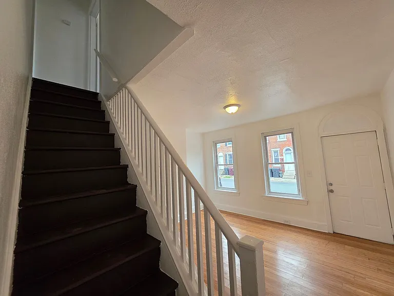 916 N Spruce St — Photo 7