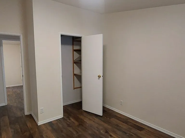 6740 Greystone Ln — Photo 16