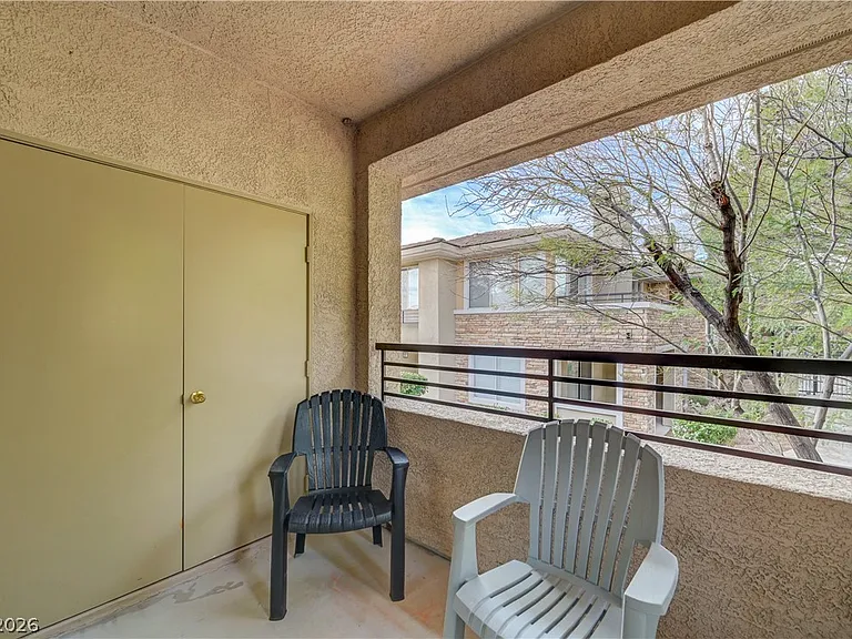 673 Peachy Canyon Cir #203 — Photo 26