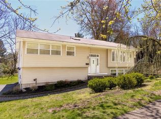 15 Gregg Ct, Tappan, NY 10983