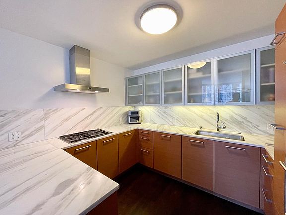 4th image of 301 Mission St APT 26F