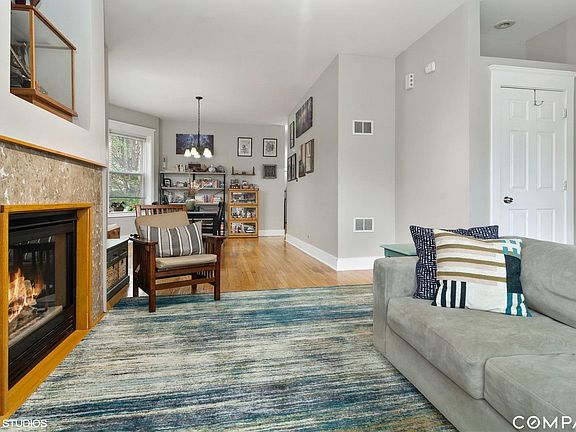 4th image of 4216 N Bell Ave #1