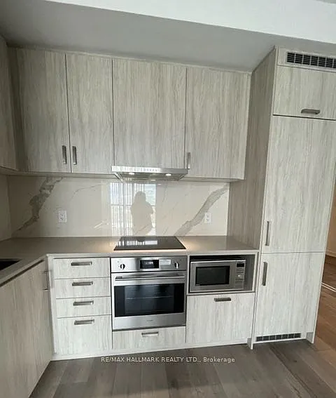 60 Honeycrisp Cres #708 — Photo 2
