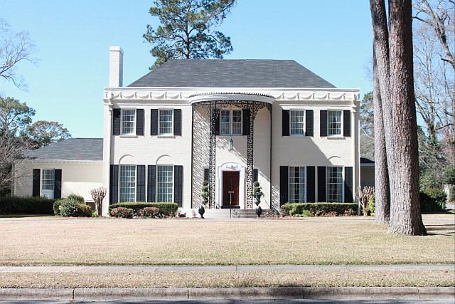 1st image of 460 Woodland Dr