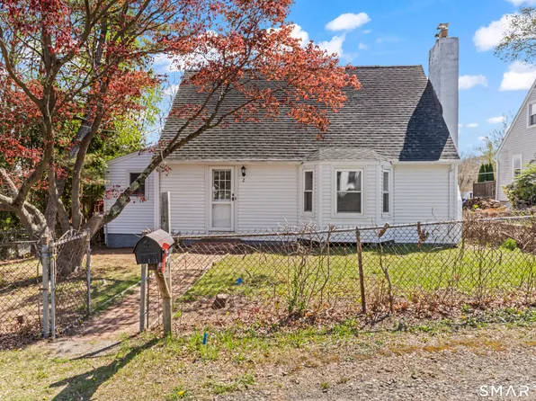 2 Manhassett Trail, Shelton, CT 06484
