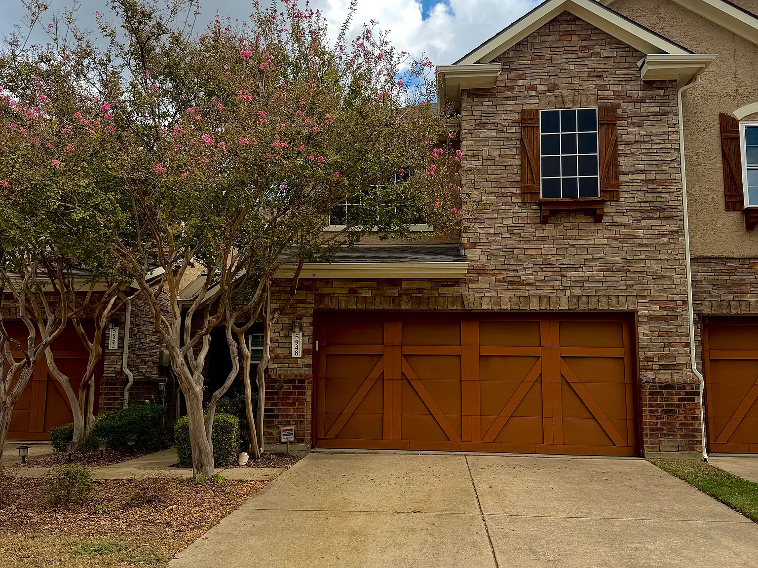 2 bed, 2.5 bath, 1896 sqft, $2,450 — Photo 2