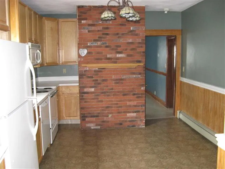 26 Burget Ave