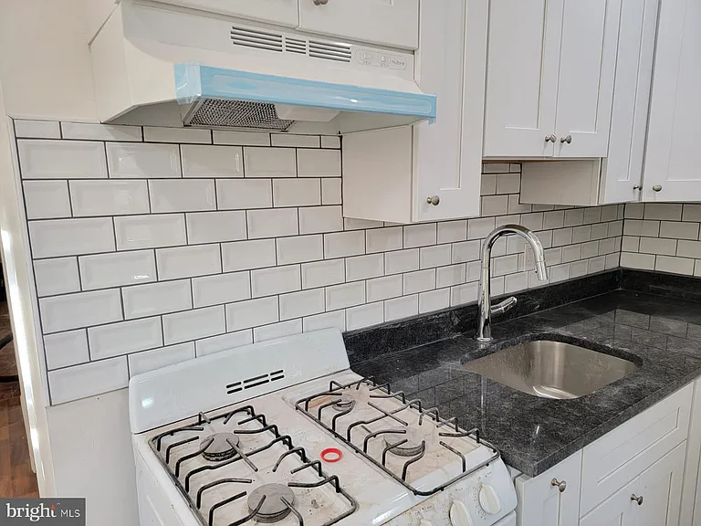616 Tasker St #2 — Photo 5
