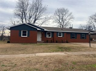 221 Rodman Cir, Muskogee, OK 74403