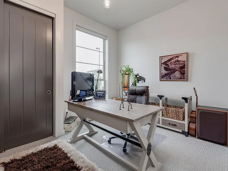 3851 W Crossley Dr — Photo 6