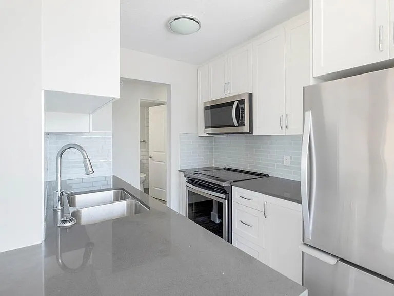 720 Queens Ave — Photo 14