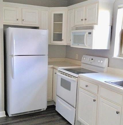 2nd image of 1614 Queen Anne Way