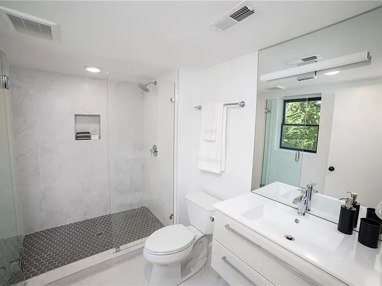 414 Shorecrest Dr — Photo 27
