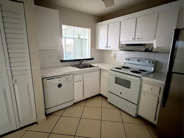 1830 Dixieanna St #406 — Photo 17