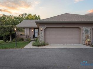 9886 Ford Rd, Perrysburg, OH 43551