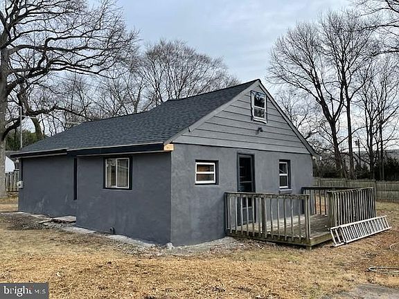 3rd image of 7 Federal St