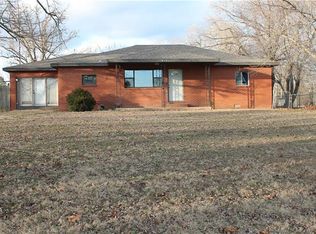 14388 Pleasant Ridge Rd, Rogers, AR 72756