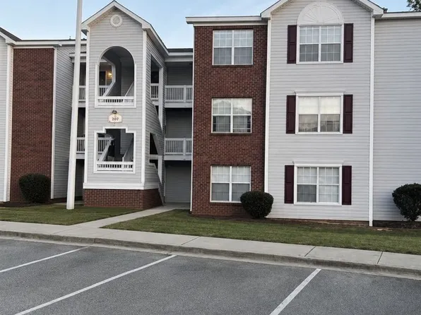 301 Warton Ln APT 9, Fayetteville, NC 28314