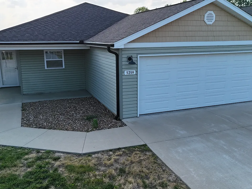 5259 Sandy Brae Ln