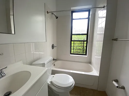 Rented by Miracle Capital | media 9