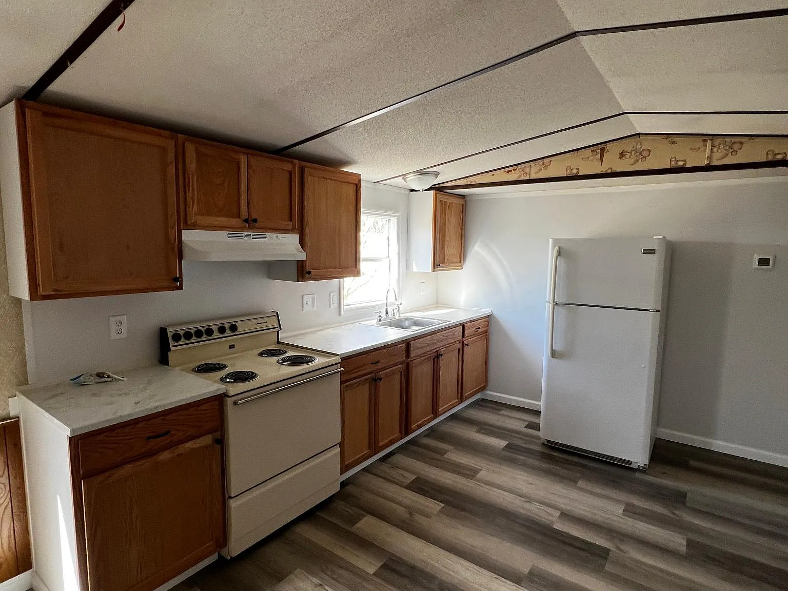 3 bed, $900 — Photo 3