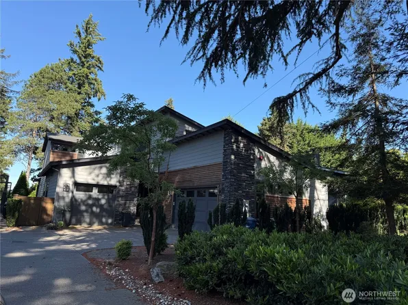 3237 74th Avenue SE, Mercer Island, WA 98040