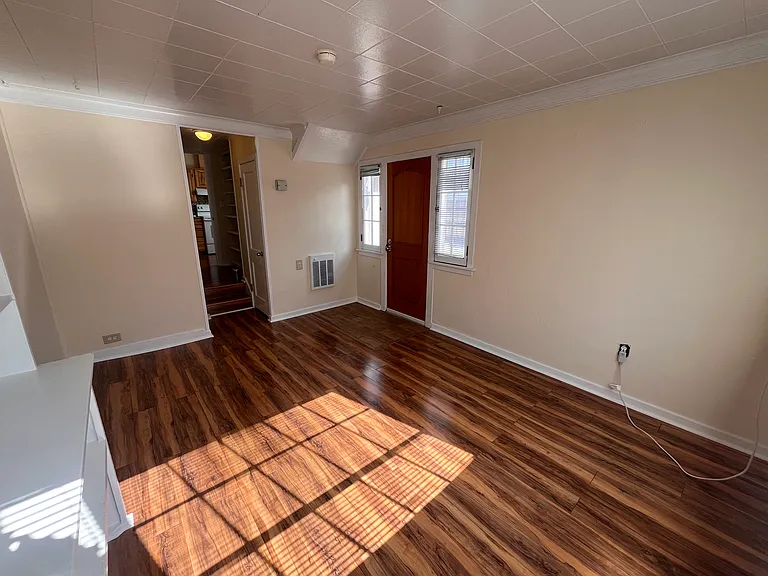 146 S Delaware Ave #B — Photo 5
