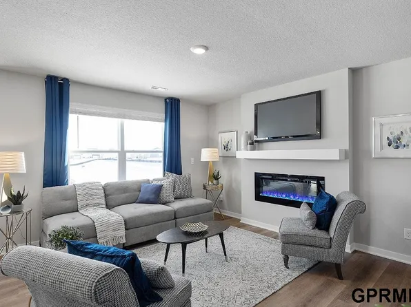 7510 S 204th Ave, Omaha, NE 68136