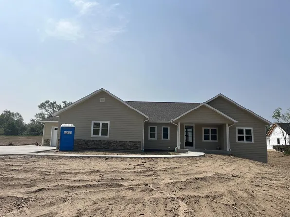 2367 Wallace Lake ROAD, West Bend, WI 53090