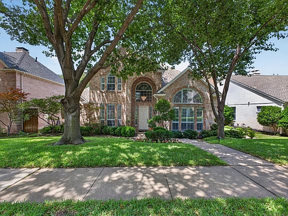 2nd image of 18719 Thorntree Ln