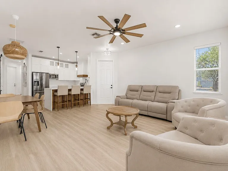 205 Shelley Ln — Photo 7