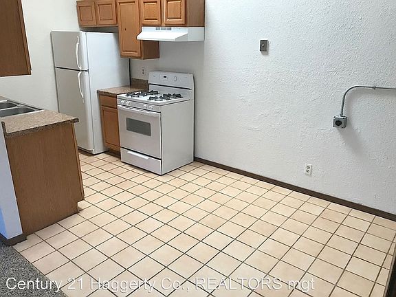 5th image of 10203 Silver Strand Pl