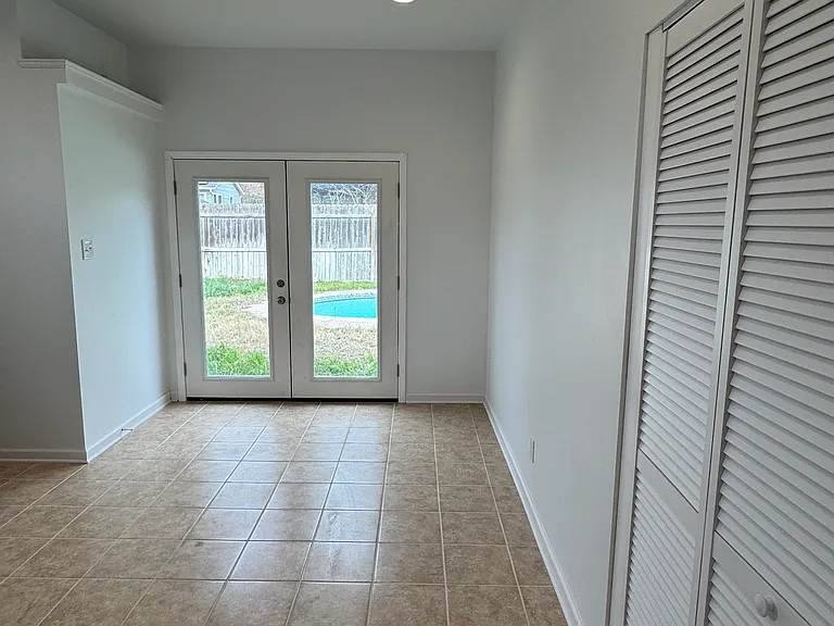 4th Bedroom / Entertainment room