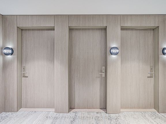 4th image of 161 Roehampton Ave #1804