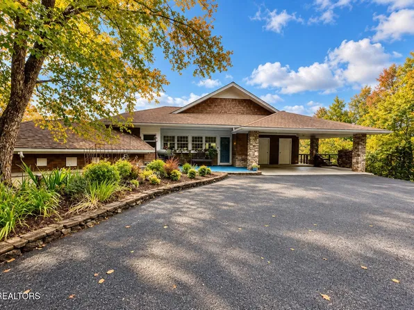 504 Matterhorn Dr, Gatlinburg, TN 37738