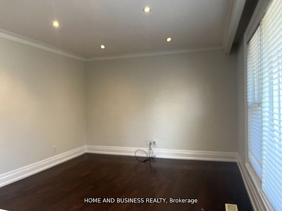 5th image of 376 Ashbury Rd
