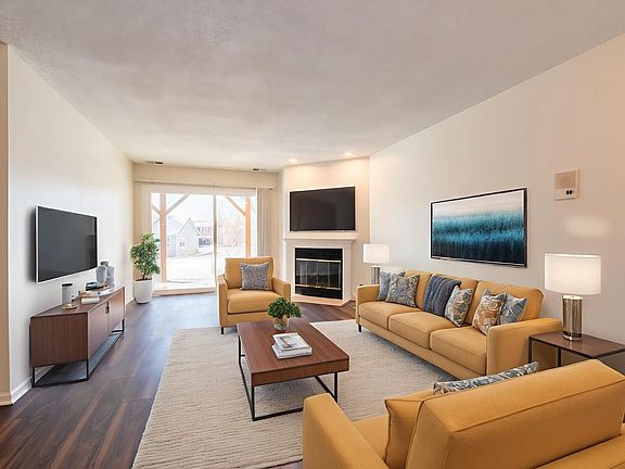 4th image of 32 W Fern Ct Unit 116B