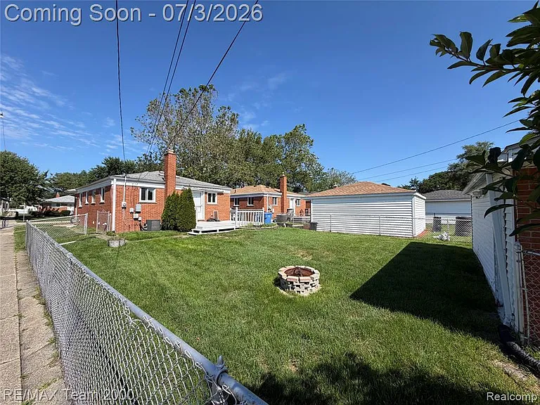 5902 N Lafayette St — Photo 3