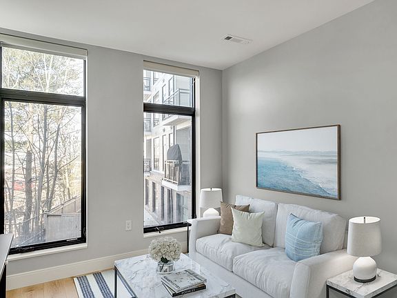 4th image of 191 Washington St #421