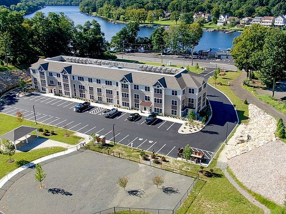 3rd image of 336 Roosevelt Dr #1B-1Ba-747Sqft