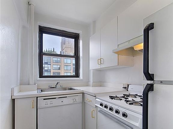 3rd image of 160 7th Ave #1406