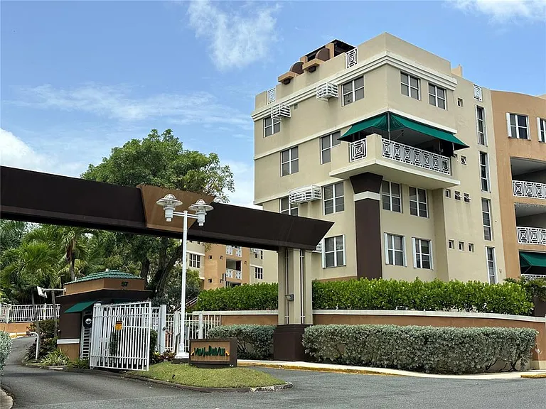 Villas de Parkville I Lopategui — Photo 1