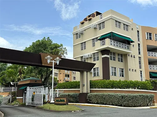 Villas de Parkville I Lopategui Photo 1