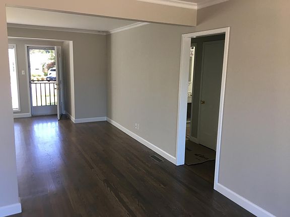 3rd image of 37 Diane Ln