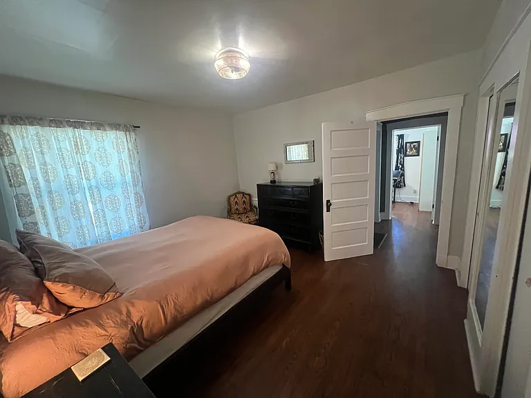 1725 S Lake St — Photo 10