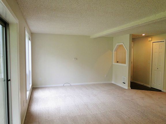 4th image of 427 Main Ave S APT 37
