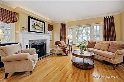 3rd image of 391 Turner Ave