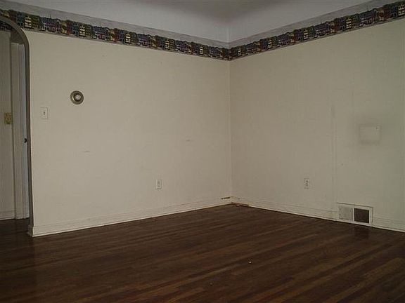 3rd image of 535 S Collinwood Blvd